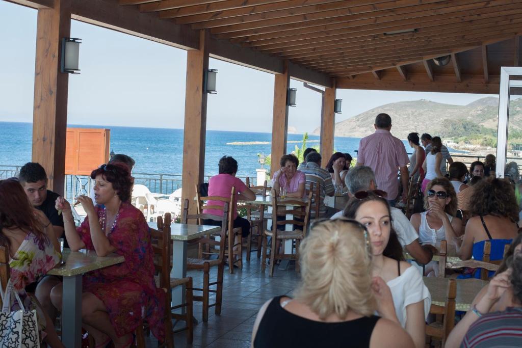 Tylos Beach Hotel Kato Pyrgos Exterior foto